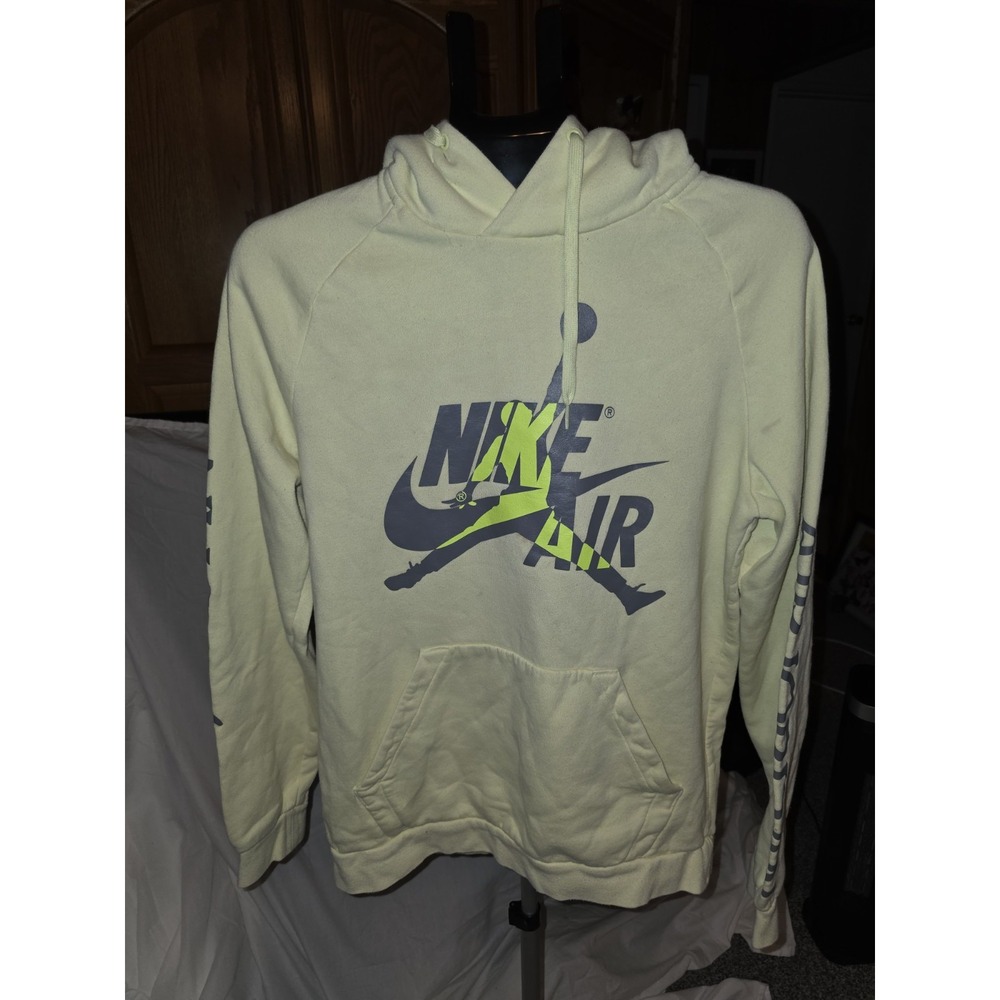 Air Jordan Hoodie Size M . Nike Air‎ Jumper On Front.